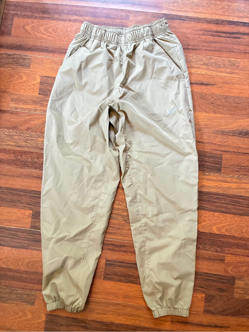 Men's Nike Lightweight Elastic-Waist Khaki Pants
